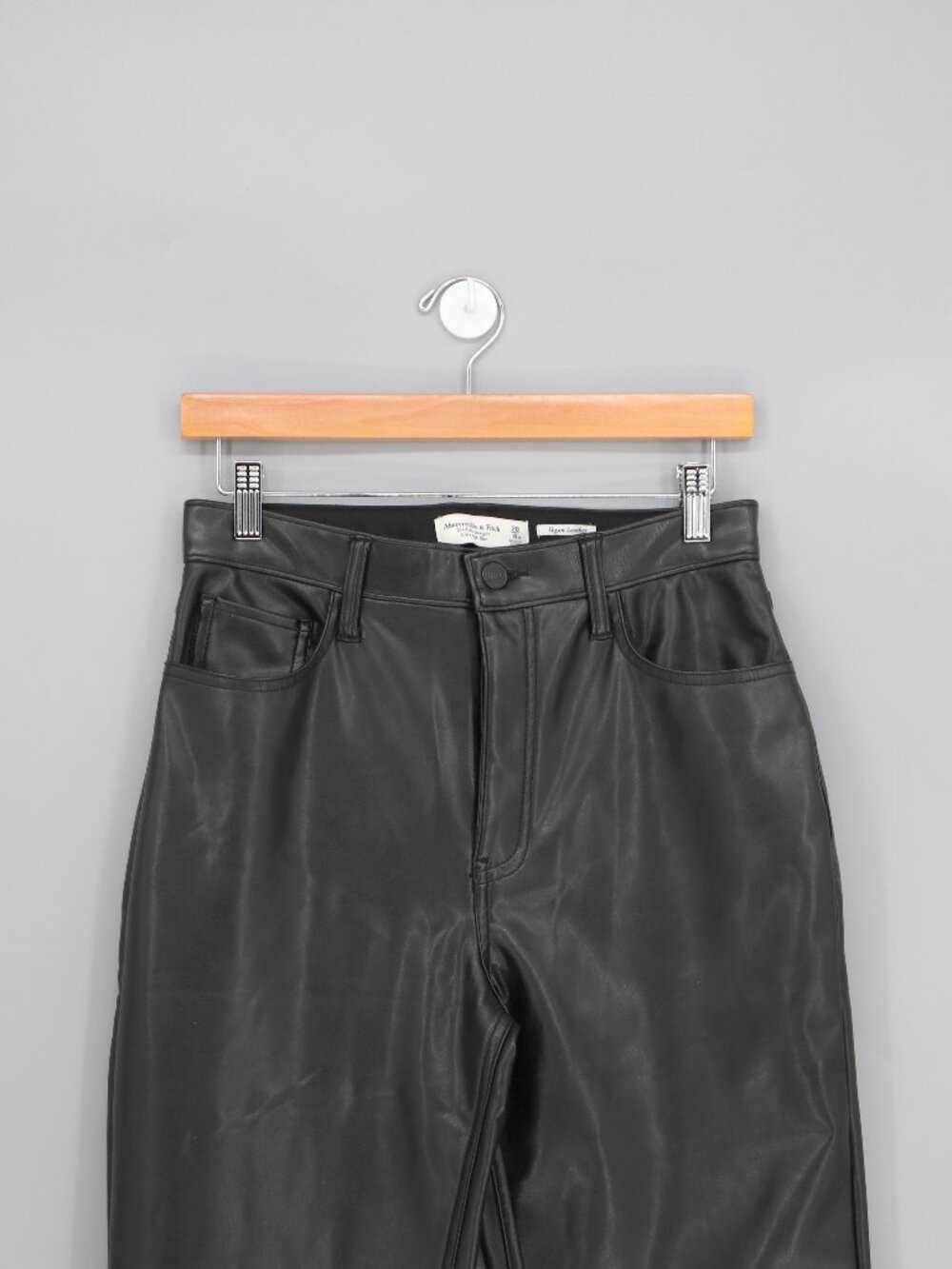 NWT Abercrombie & Fitch Vegan Leather Ankle Straight Pant Black Size 28 Short - Picture 4 of 10